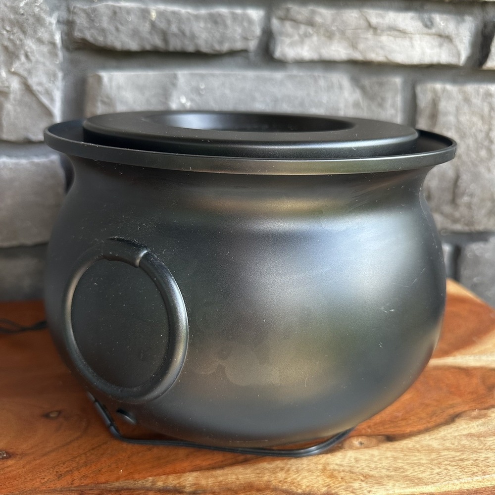 Mahli Flaming Black Cauldron Aroma Diffuser Halloween Decoration Aromatherapy